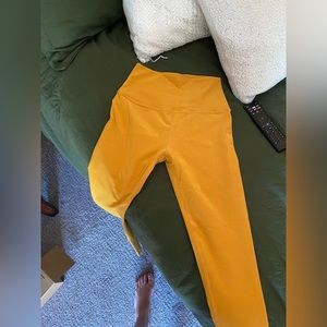 Sun yellow/orangey Beyond Yoga leggings